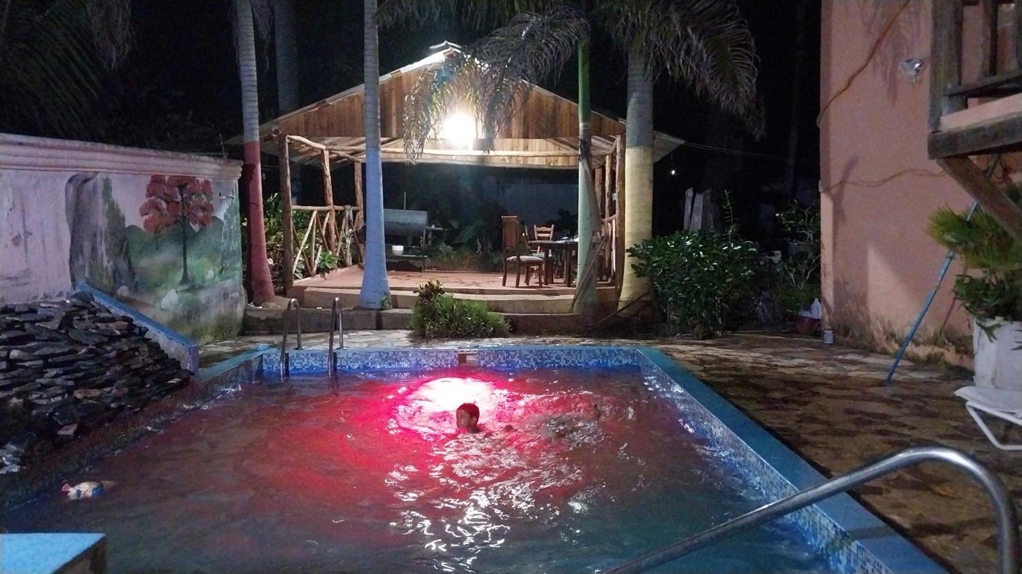 La Famosa Costillas A La Lena Jarabacoa Exterior photo