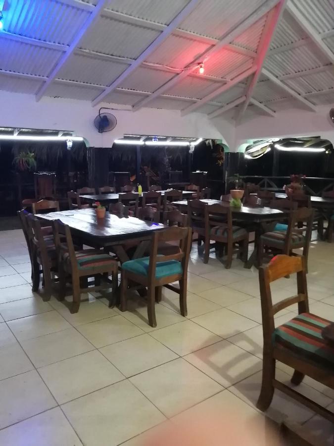 La Famosa Costillas A La Lena Jarabacoa Exterior photo